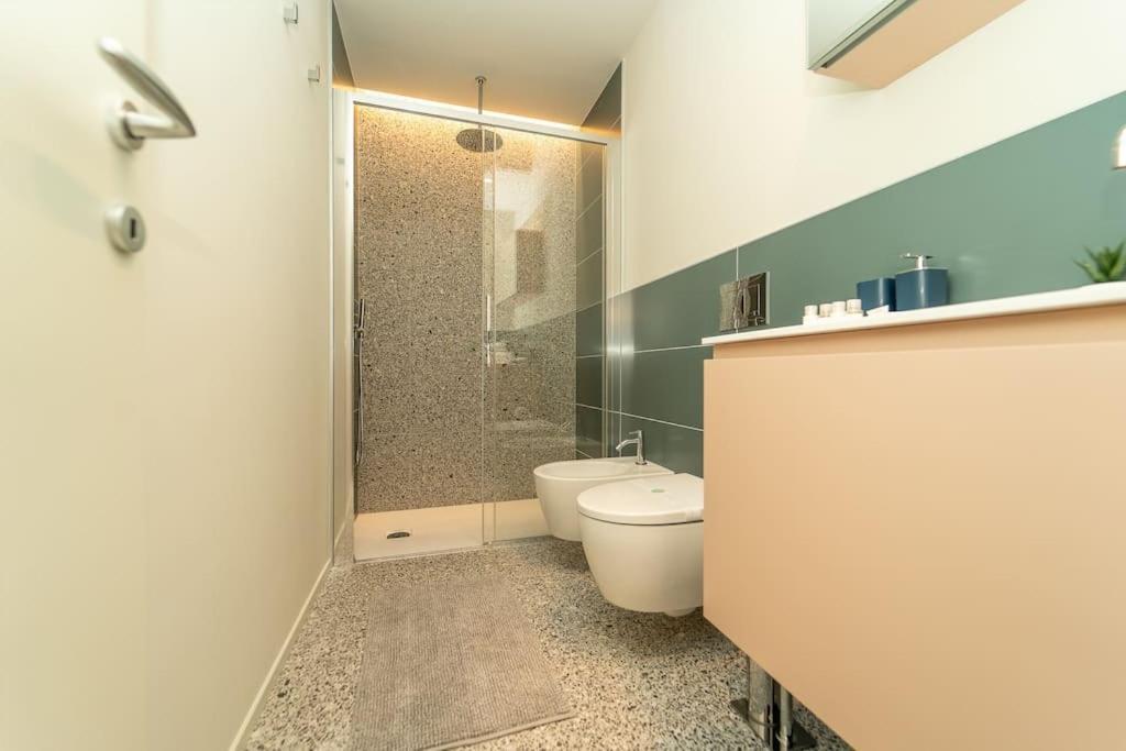 Moderno Appartamento A 200 Metri Dal Duomo Como Ngoại thất bức ảnh