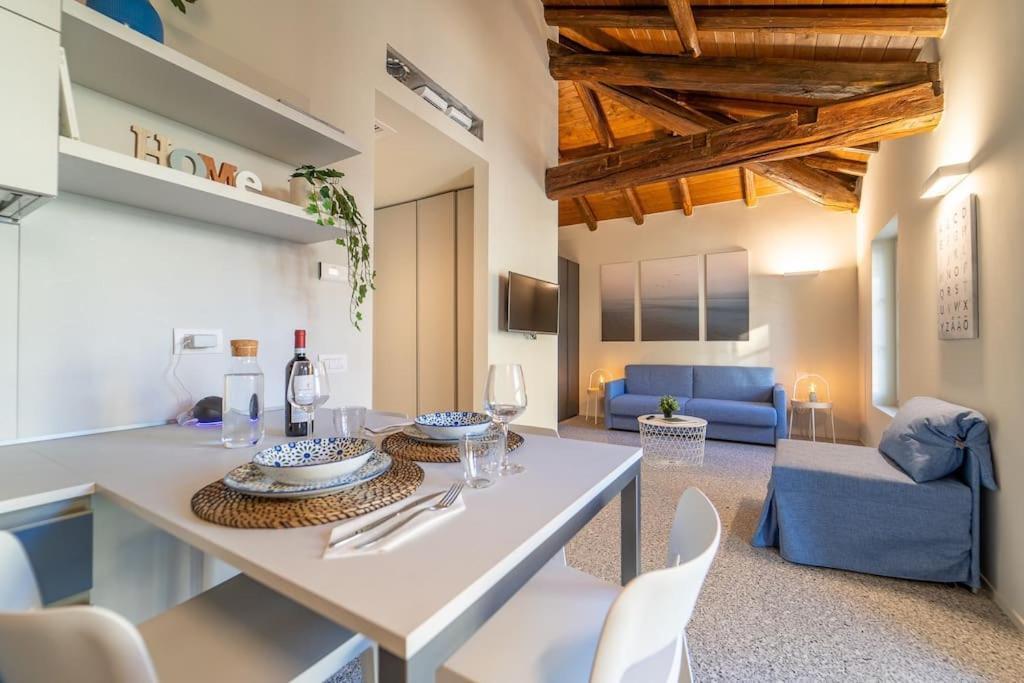 Moderno Appartamento A 200 Metri Dal Duomo Como Ngoại thất bức ảnh