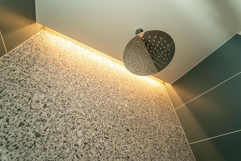 Moderno Appartamento A 200 Metri Dal Duomo Como Ngoại thất bức ảnh
