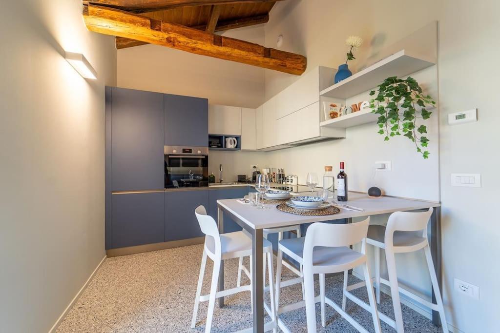 Moderno Appartamento A 200 Metri Dal Duomo Como Ngoại thất bức ảnh