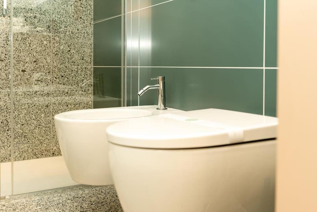Moderno Appartamento A 200 Metri Dal Duomo Como Ngoại thất bức ảnh