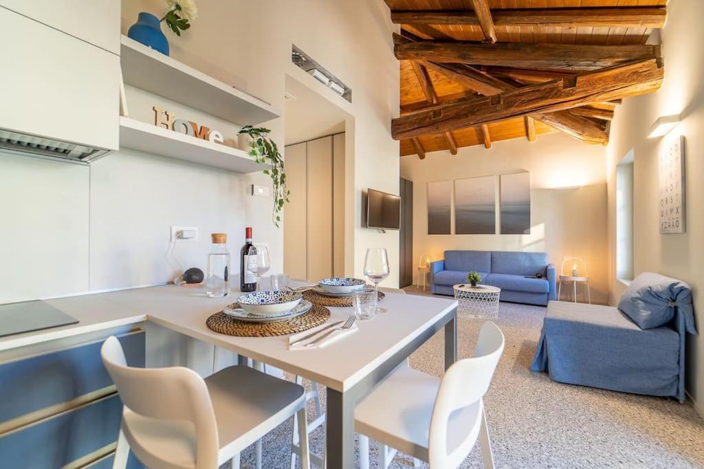 Moderno Appartamento A 200 Metri Dal Duomo Como Ngoại thất bức ảnh