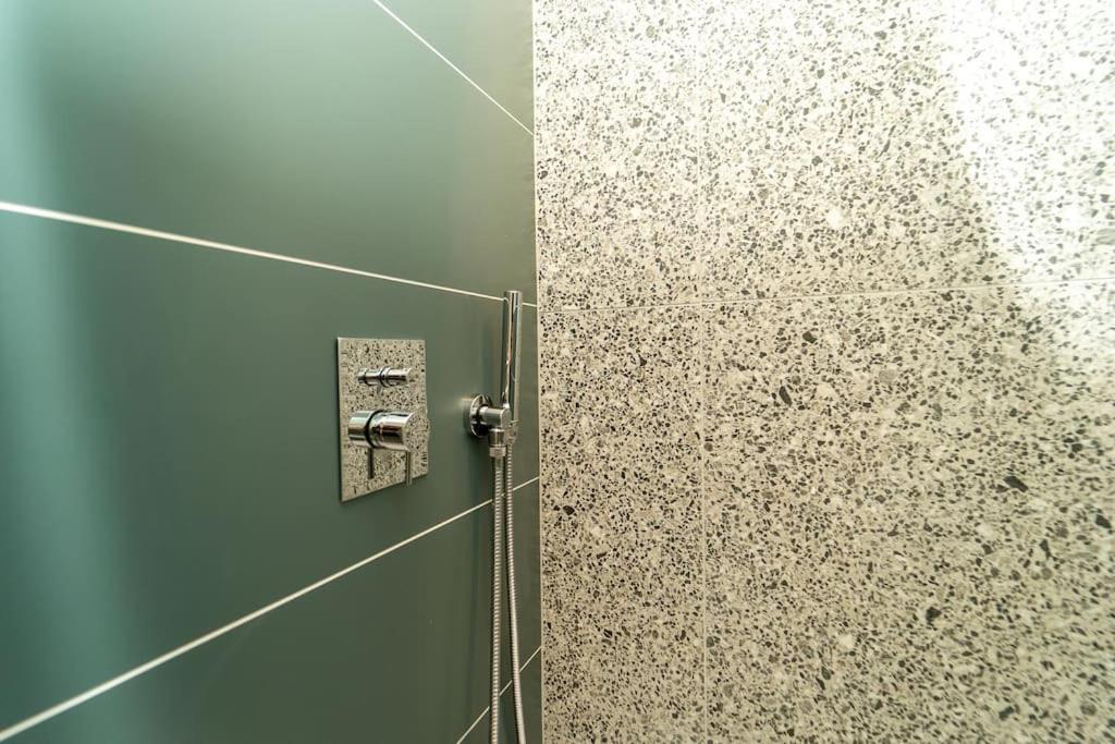 Moderno Appartamento A 200 Metri Dal Duomo Como Ngoại thất bức ảnh