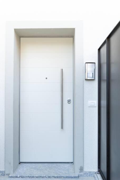 Moderno Appartamento A 200 Metri Dal Duomo Como Ngoại thất bức ảnh