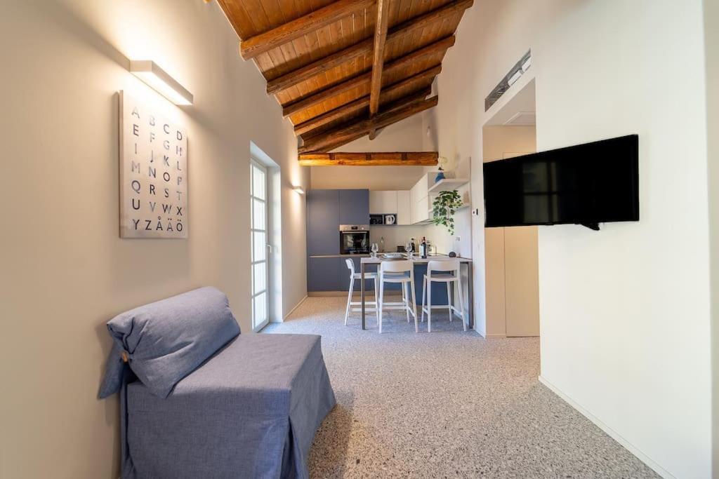 Moderno Appartamento A 200 Metri Dal Duomo Como Ngoại thất bức ảnh