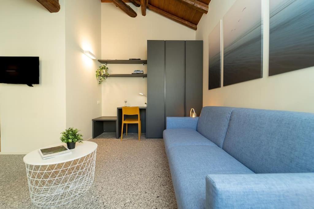Moderno Appartamento A 200 Metri Dal Duomo Como Ngoại thất bức ảnh
